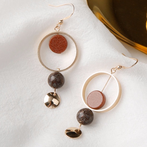 NEW Geometric Asymmetrical Goldstone Earrings - Picture 2 of 4