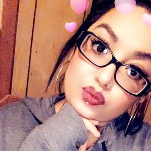 Meet your Posher, Victoria