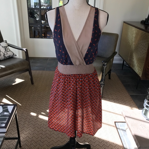 Peppermint Dresses & Skirts - NWT Peppermint V-Cut Navy, Red, Tan Dress Small