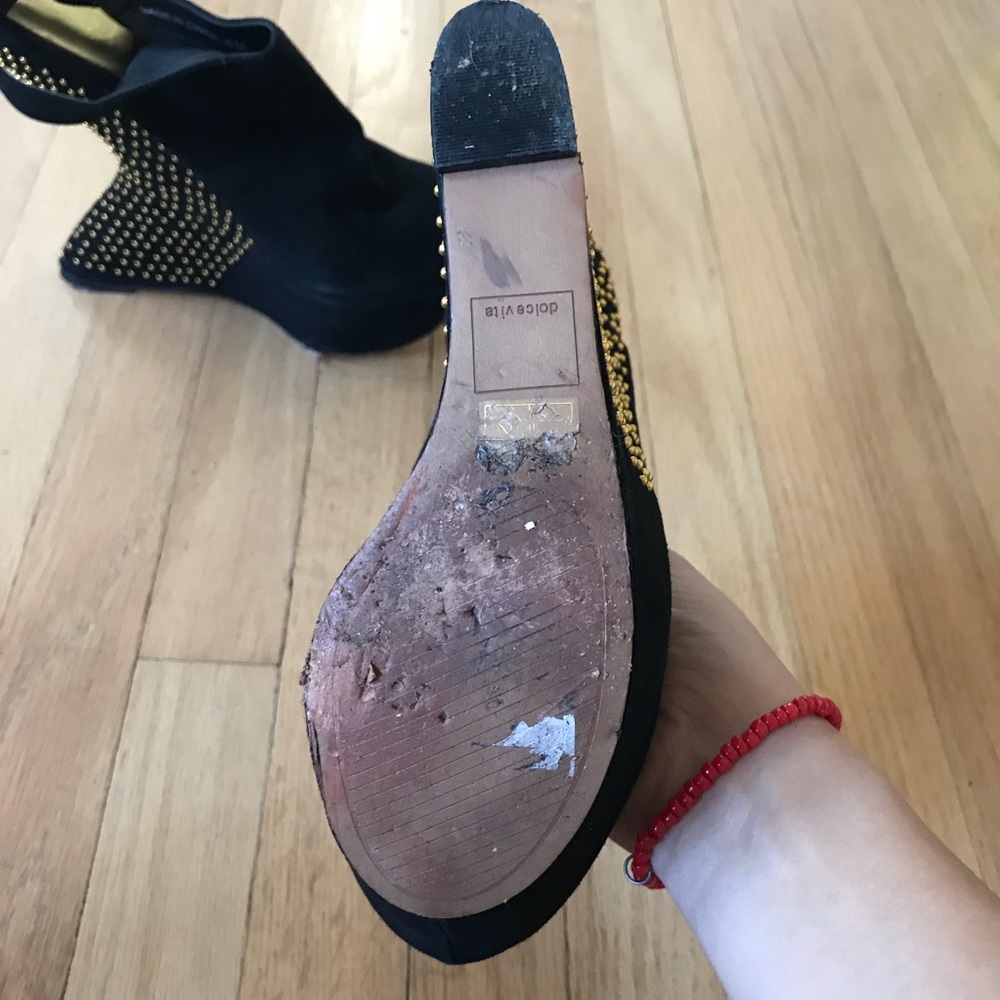 Dolce Vita Suede Wedge w/Gold Detail - Picture 3 of 4