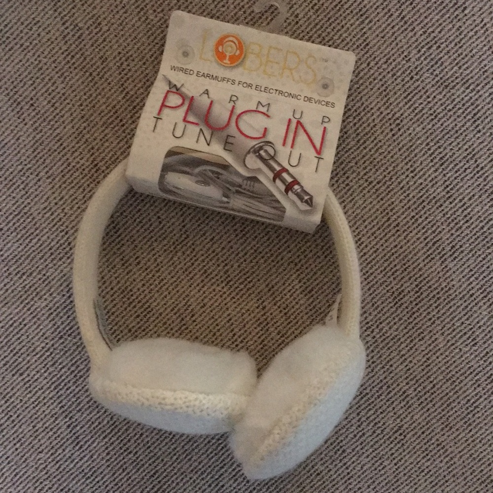 NWT wired earmuffs