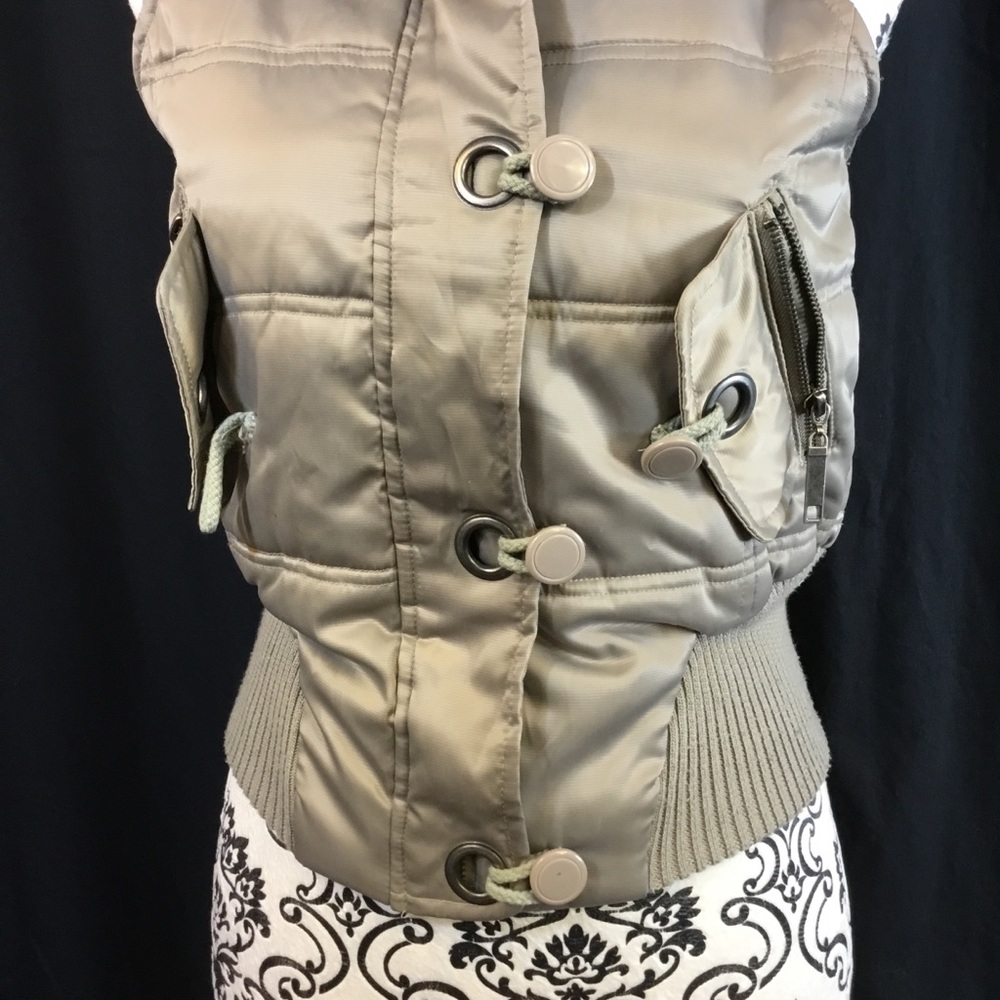 Refuge Taupe Faux Fur Removable Hood Vest Sz. S - Picture 2 of 5