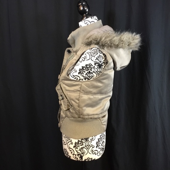 Refuge Taupe Faux Fur Removable Hood Vest Sz. S - Picture 3 of 5