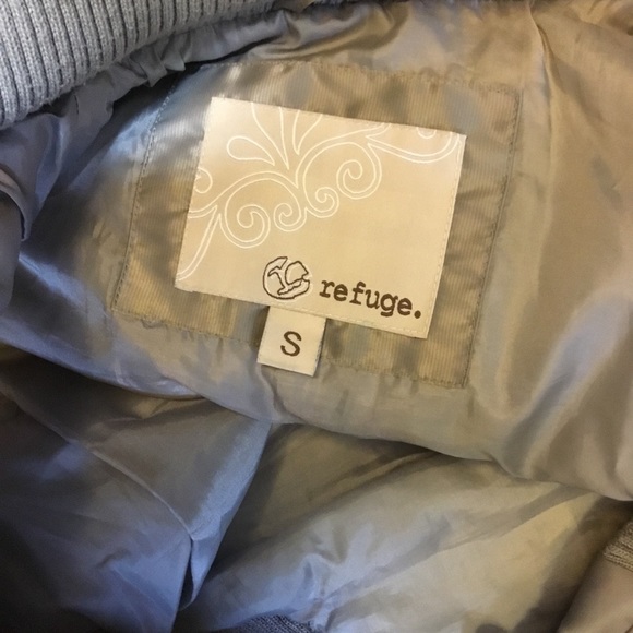 Refuge Taupe Faux Fur Removable Hood Vest Sz. S - Picture 5 of 5