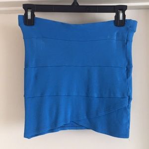 Stretchy mini skirt