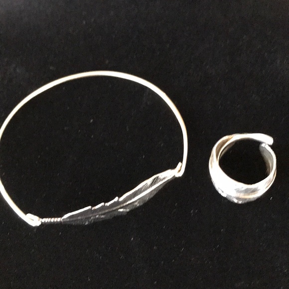 Jewelry - Bangle feather bracelet with feather ring