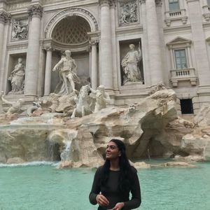 Meet your Posher, Roxanne