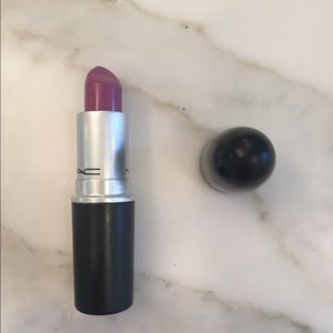 MAC Up The Amp Amplified lipstick