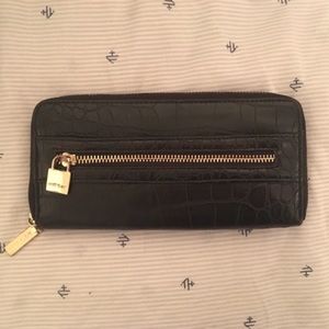 black wallet