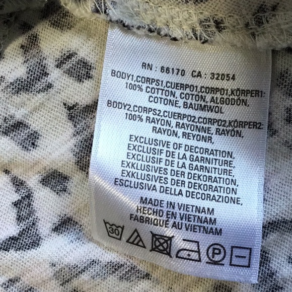 Anthropologie Akemi + Kin split-neck ikat top - Picture 8 of 8