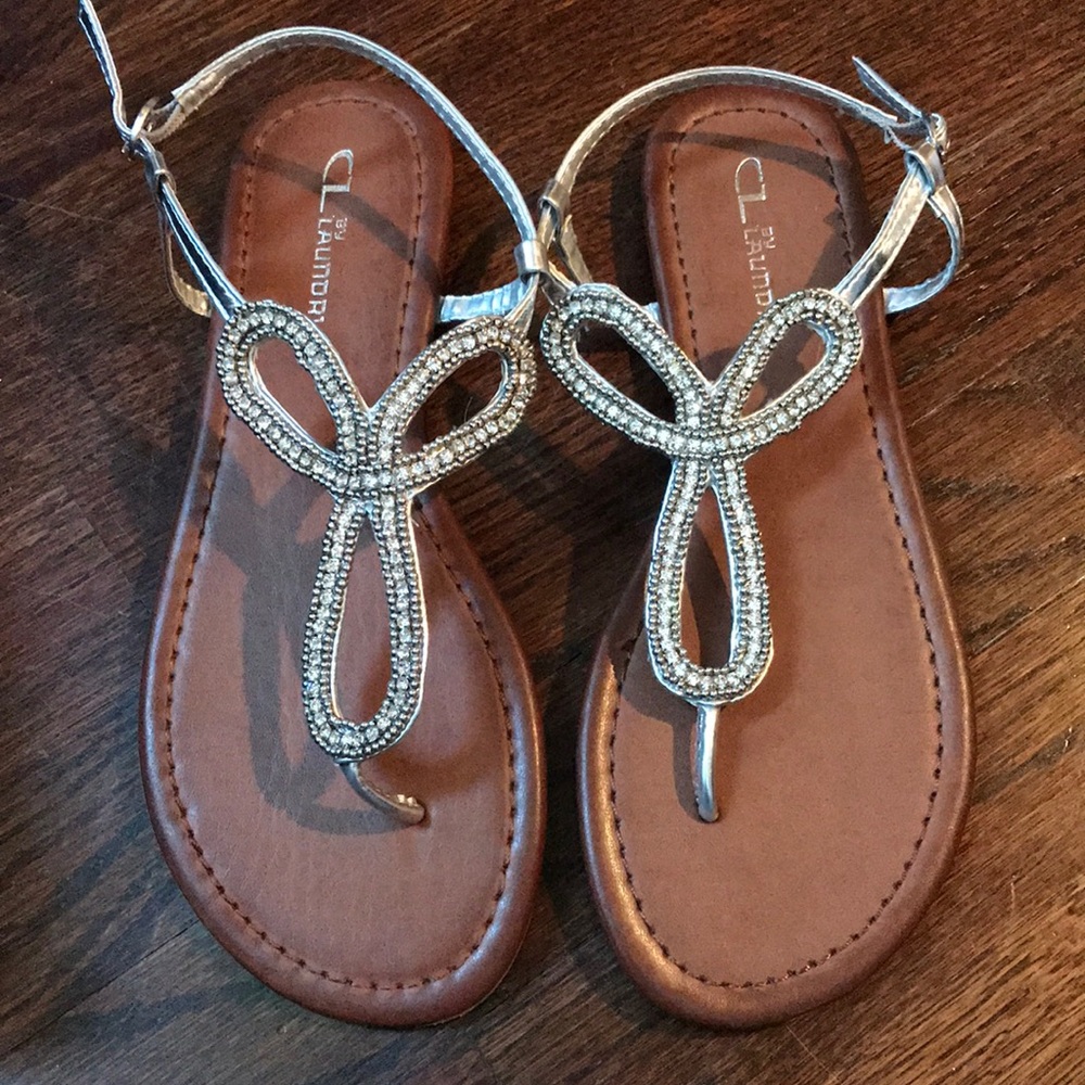 NWT Chinese Laundry Nikita silver flat sandals