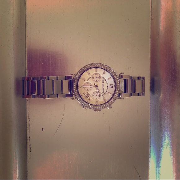 Michael Kors Authentic Watch main image 4