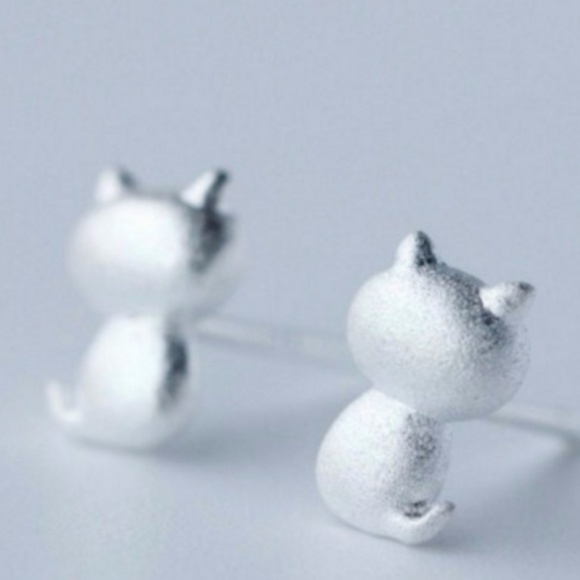 Trendy Jewels Jewelry - New 925 Sterling Silver Cat Boutique Earrings