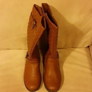 USED -  Like NEW Girl's Boots