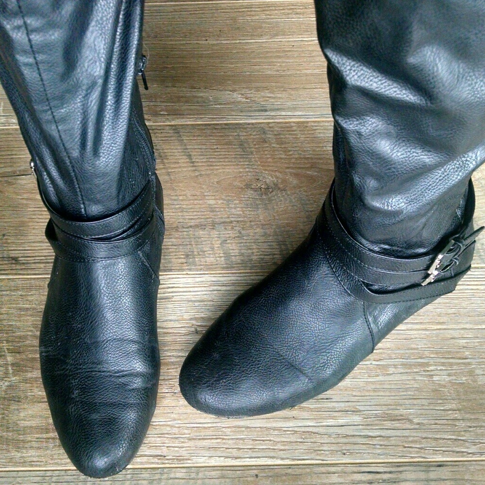Fergalicious by Fergie black riding boots.