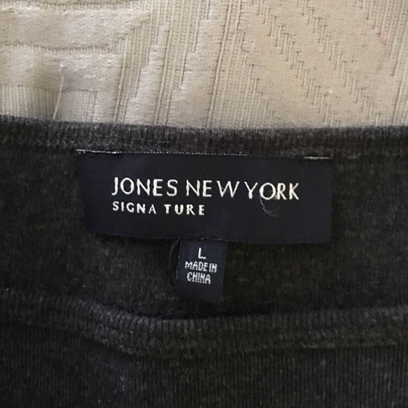 Jones New York gray boat neck long sleeve shirt. - Picture 2 of 2