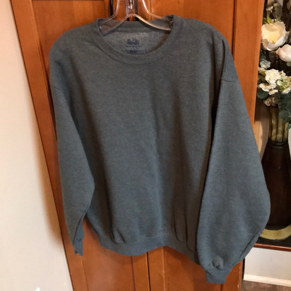 Like new Fruit of the Loom Sweatshirt size L