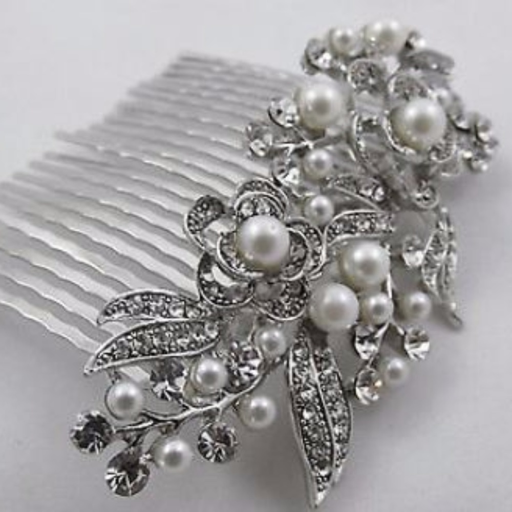 NWOT Pearl with Rhinestones Hair Comb