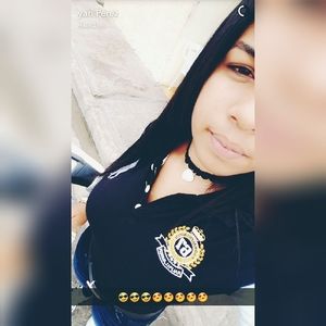 Meet your Posher, Yari