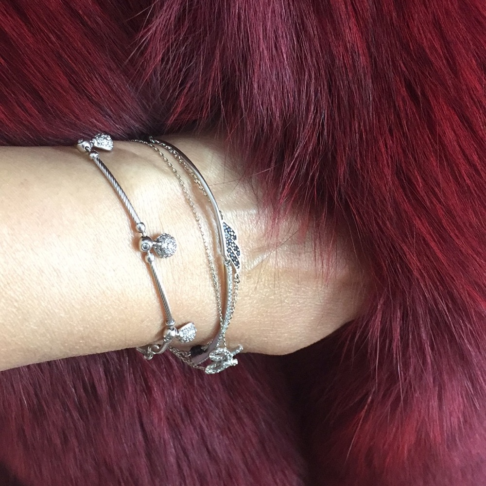 Foxy ... - Picture 4 of 5