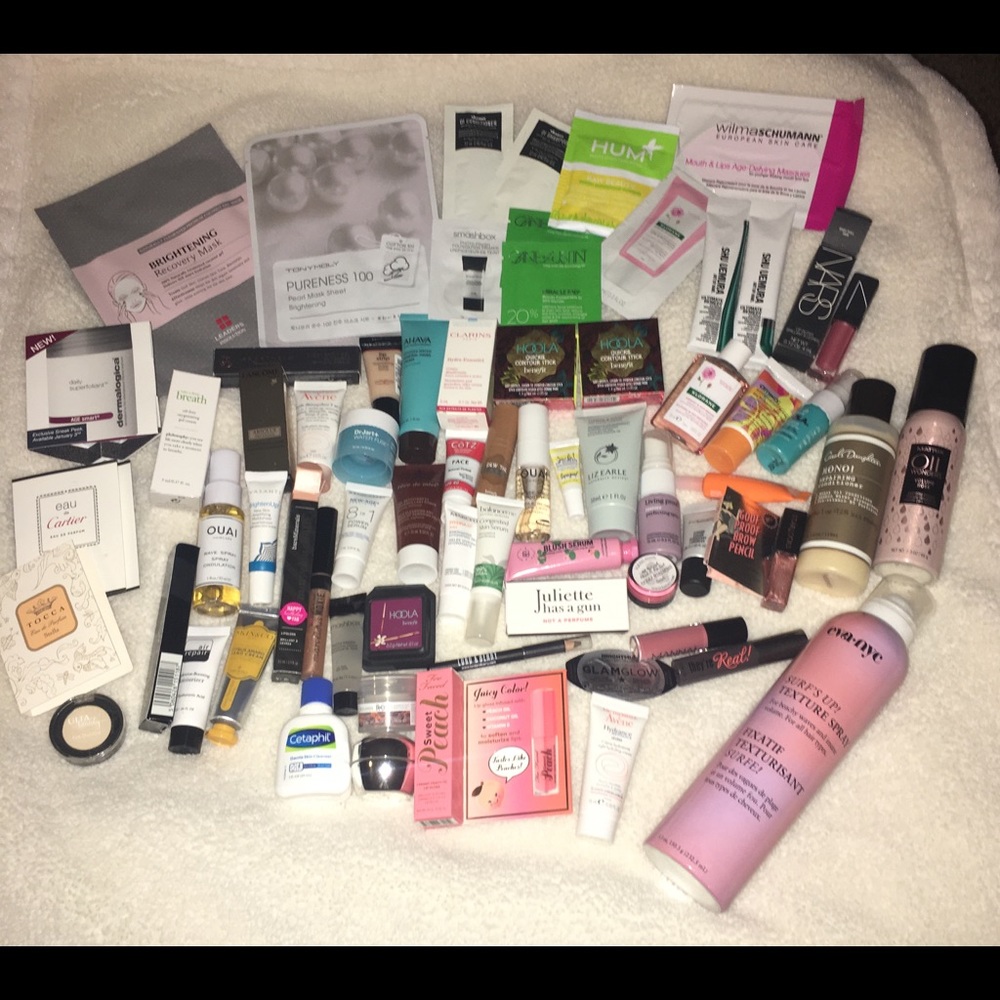 Beauty and hair samples + full size Texture Spray