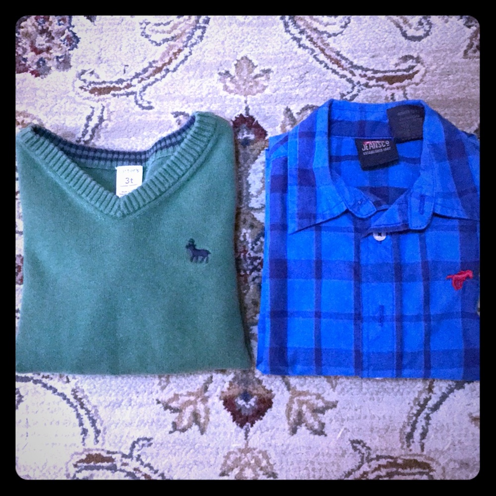 🌟BUNDLE🌟 (2) boys button down shirt and sweater.