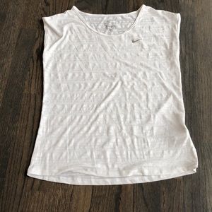 NIKE BREEZE SHIRT CLOSET CLOSING SOON