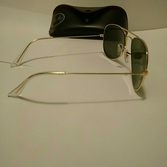 LIKE NEW RAYBANS AVIATORS GOLD FRAMES GREENS LENS - Picture 2 of 2