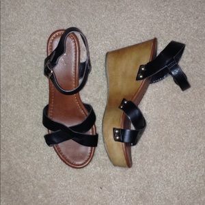 Black wedge