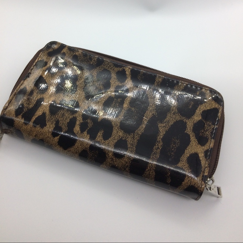 🌲🌲Patent leopard clutch