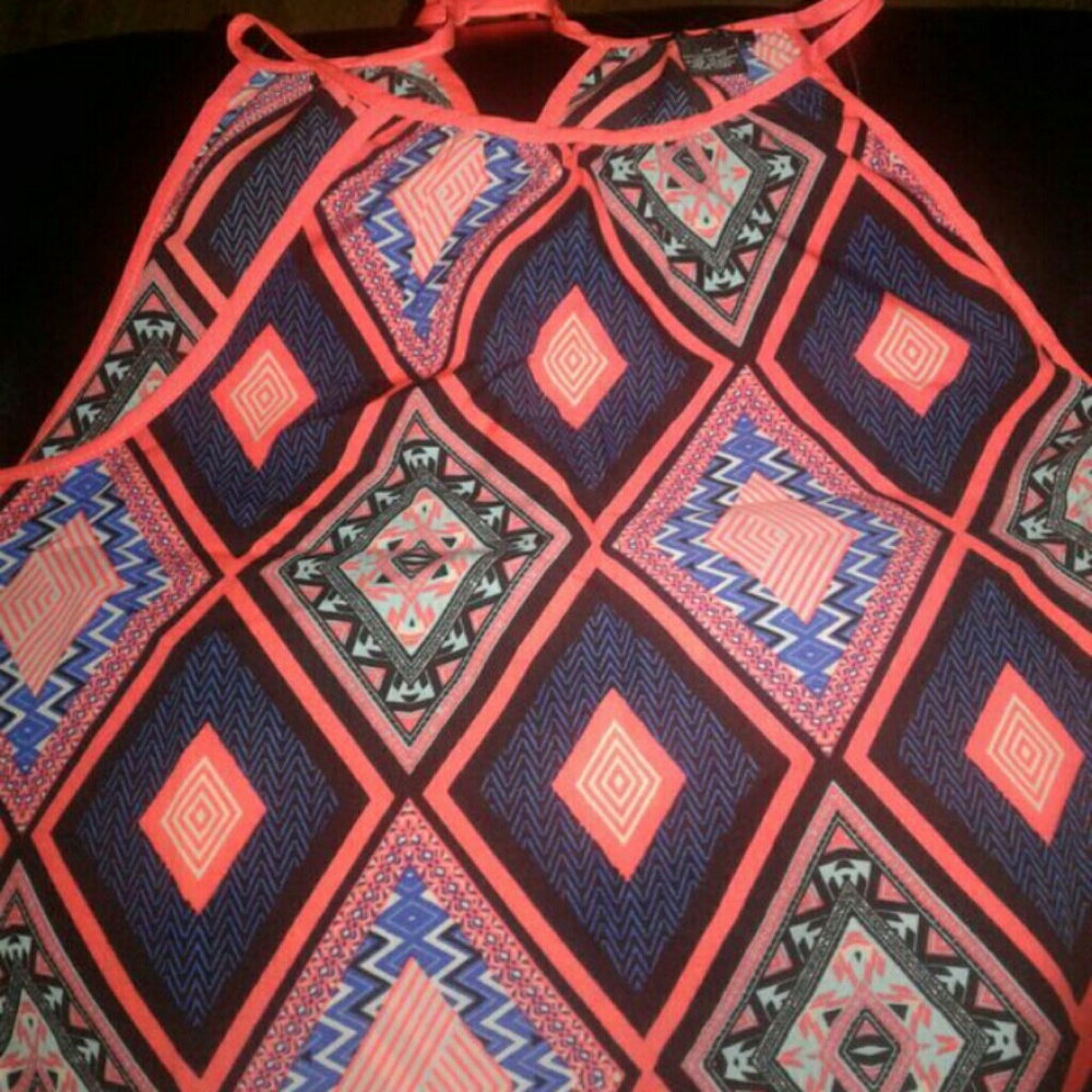 Sleeveless shirt