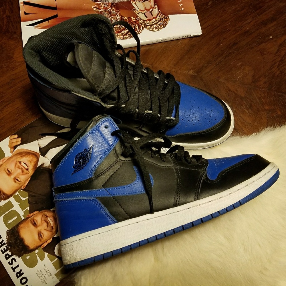 SOLD Royals jordan 1 mid sz7y SOLD !