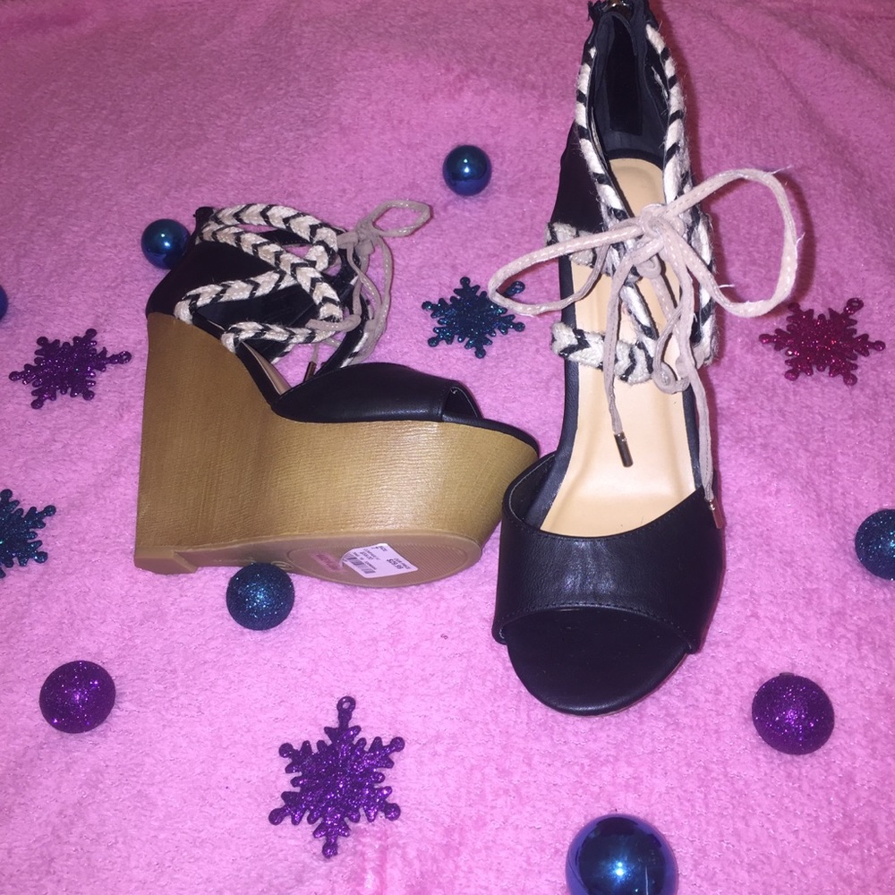 DollHouse Open Toe Lace-Up Wedges NWT