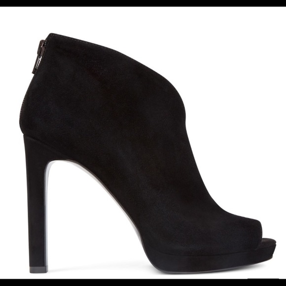 nine west tomorrow bootie
