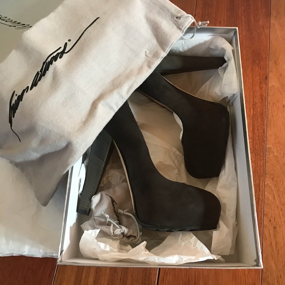Brian Atwood Suede Shoes Power Pumps Grey - Picture 4 of 6