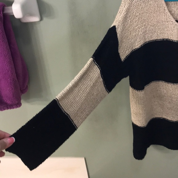 Ann Taylor Loft Sweater - Picture 2 of 4