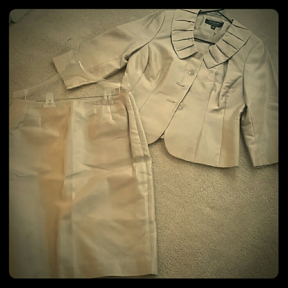 "SOLD" silky beige suit set