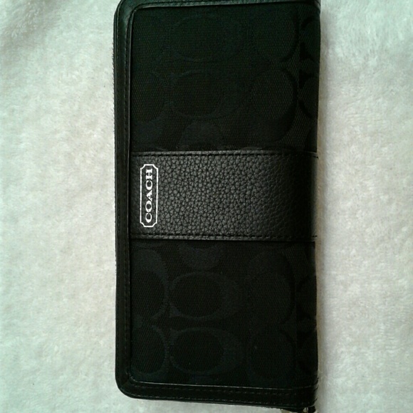 Coach Handbags - Coach wallet