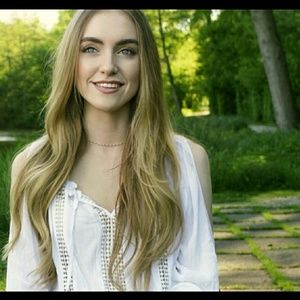 Meet your Posher, Caroline