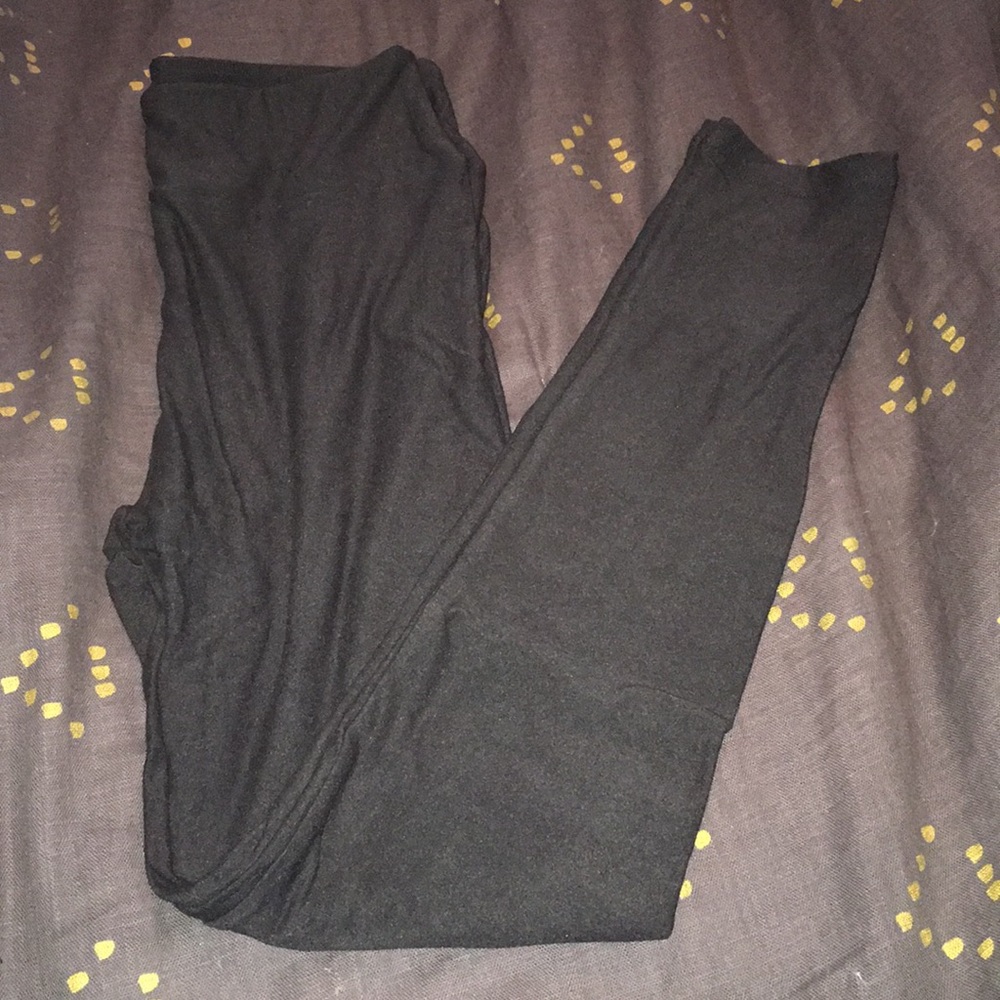 LuLaRoe solid black leggings • BNWT • one size