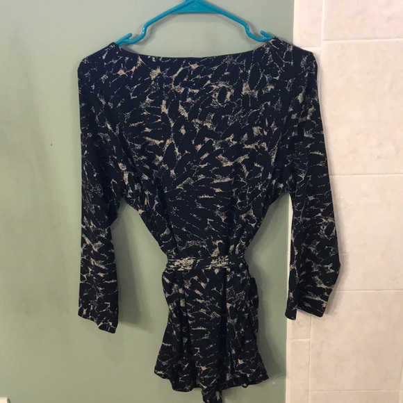 Kenneth Cole Blouse - Picture 2 of 6