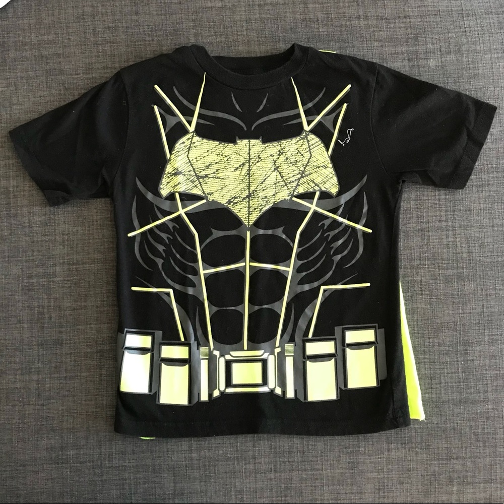 Toddler Boy t-Shirt with a cape, Size XS 4/5