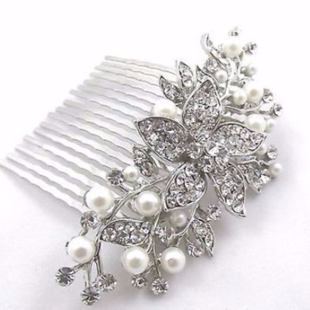 NWOT Big Flower Pearl with Rhinestones Hair Comb