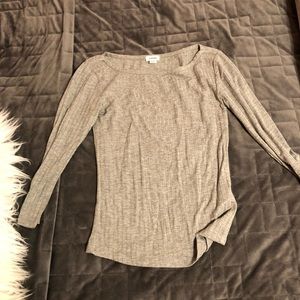 Scoop neck grey ribbed top