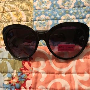 New Betsey Johnson meow about it sunglasses