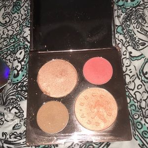 BECCA Chrissy Teigen Highlight Pallette