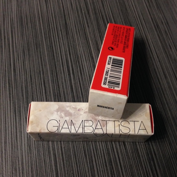 MAC Limited Edition Giambattista Valli Lipstick! - Picture 4 of 7
