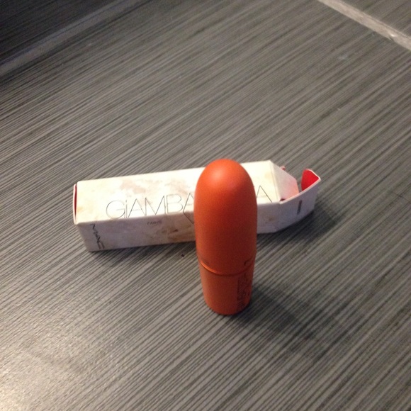 MAC Limited Edition Giambattista Valli Lipstick! - Picture 7 of 7