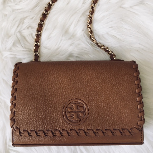 Tory Burch Handbags - NWOT Tory Burch Marion Shrunken Crossbody in Bark