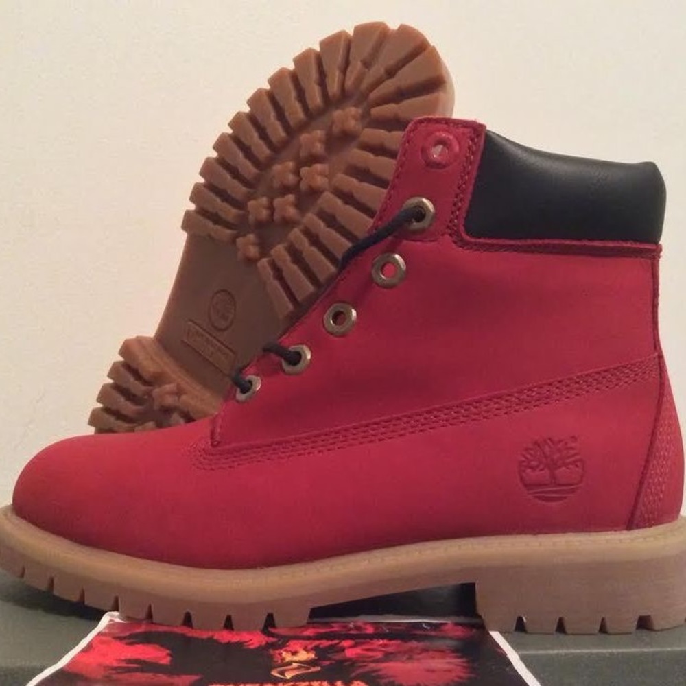 🎩NEW LISTING🎩 Red timberland boots women's 7